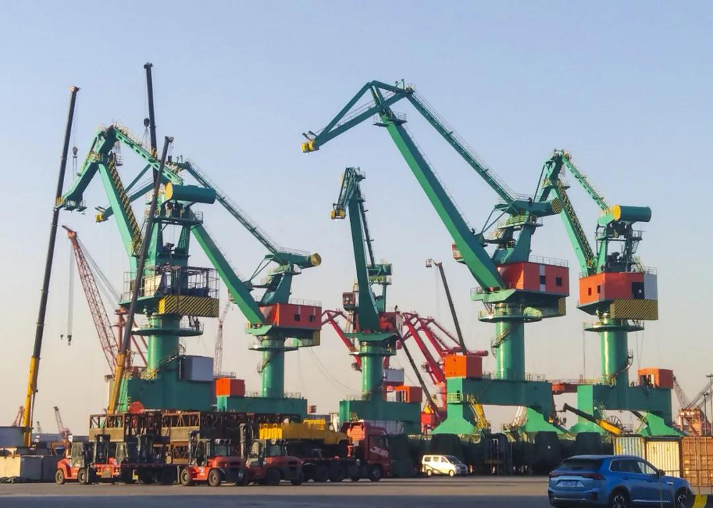 portal-cranes-for-Indonesia.jpg