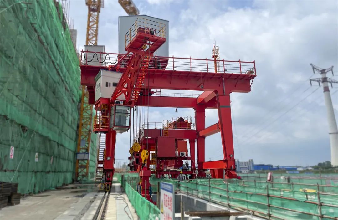 water-project-gantry-crane.jpg